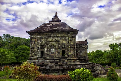 Photos of Candi Banyunibo
