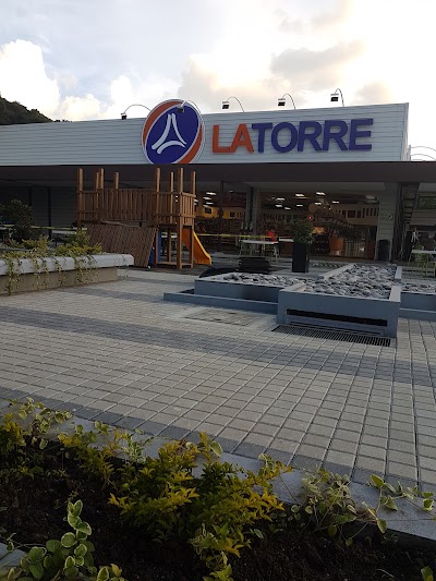 Photos of San Nicolas Arboretum Shopping Center