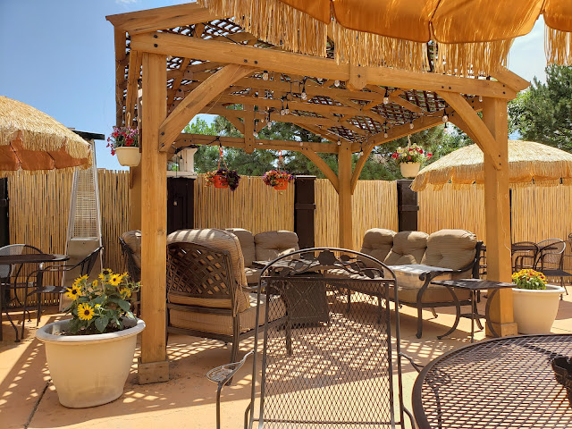 Sirens Bar & Grill by null