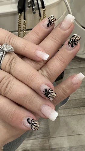 Royal Nails And Spa interior view