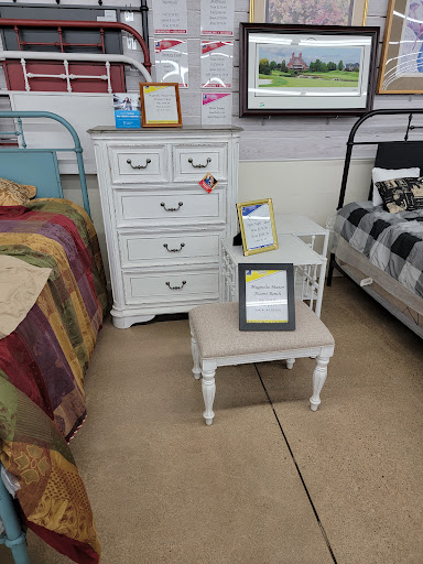 Goodwill Knox - Visual