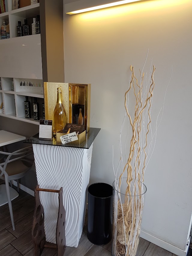 Cubo - Wine & Cocktail Bar