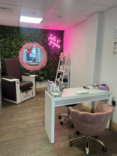 2, Treetop Village, Newcastle upon Tyne NE6 3JW, United Kingdom