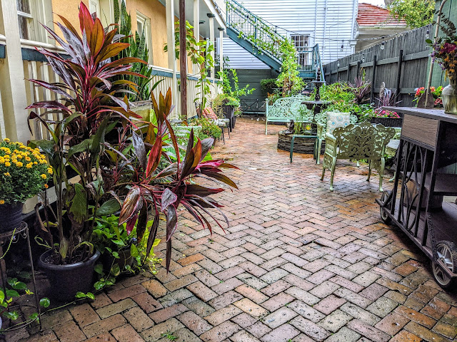 Parisian Courtyard Inn Bed and Breakfast New Orleans by null