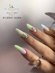 Photo n°19 de Mel Beauty Nails Academy à Guénange (Salon de manucure)