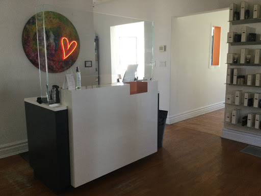 DAVID HILLIS SALON - Thumbnail