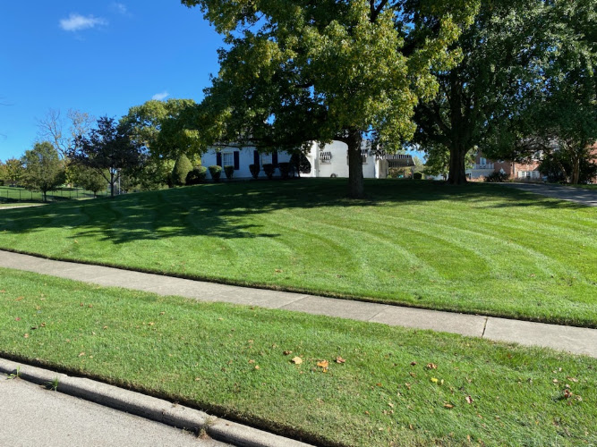 Robbie's Lawn Care, LLC