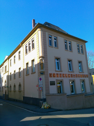 Wilhelm-Emmanuel-v.-Ketteler- Schule
