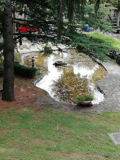 Parco pubblico con fontana