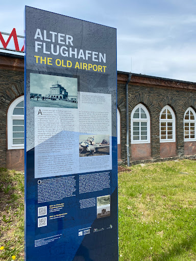 Empfangsgebäude des ehemaligen Flughafens in Chemnitz - Thumbnail