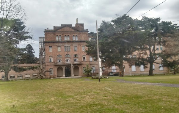 Escuela De Enfermeria San Miguel Arcangel, Author: Florencia Pain