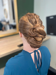 Photo n°18 de idealiz coiffure à Boulogne-sur-Mer (Salon de coiffure)