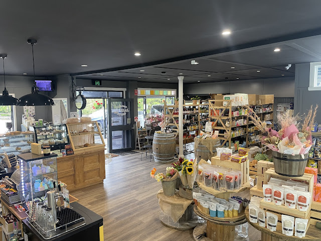 BANGALOW GENERAL STORE by null