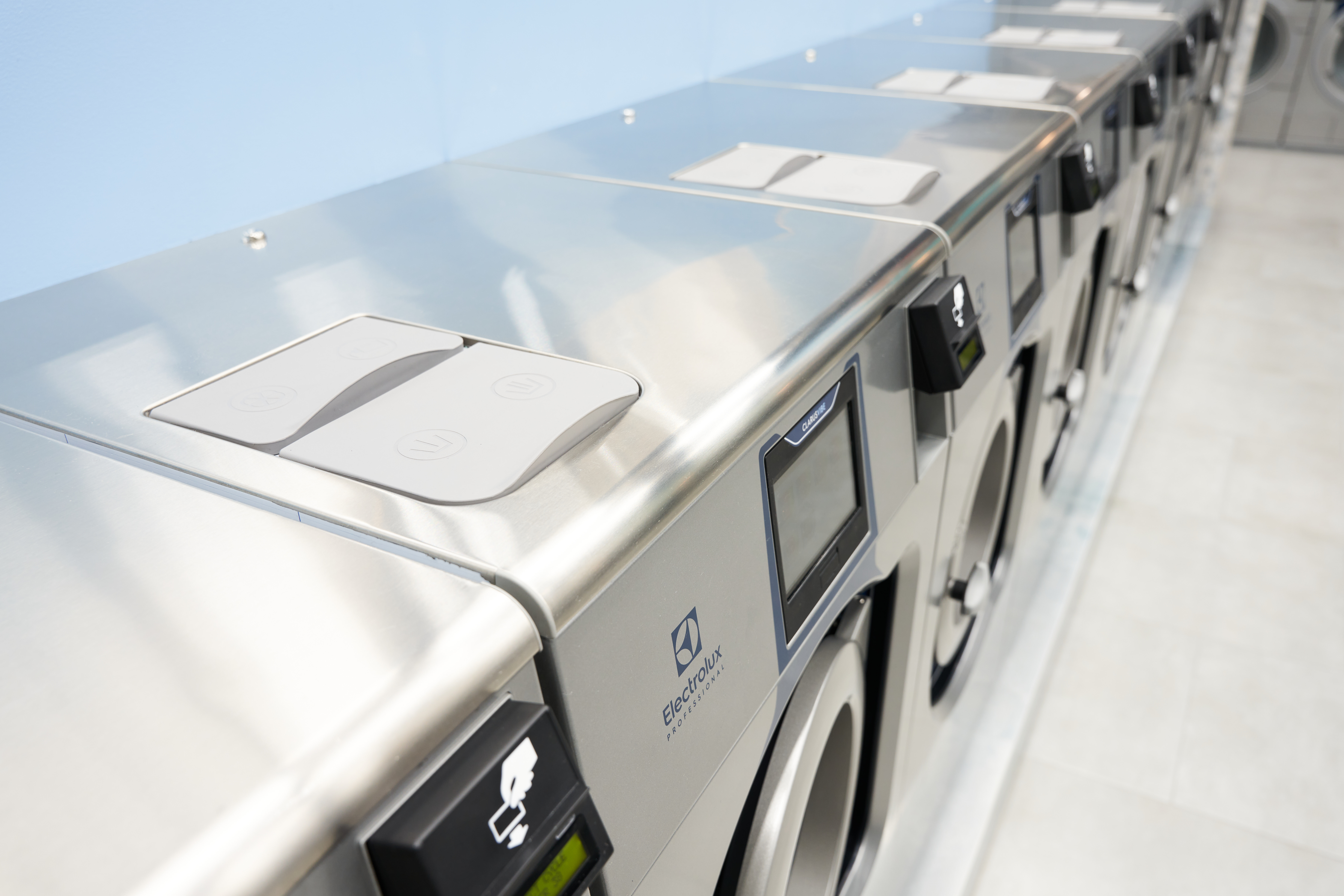 United Laundré facility with washing machines in New York