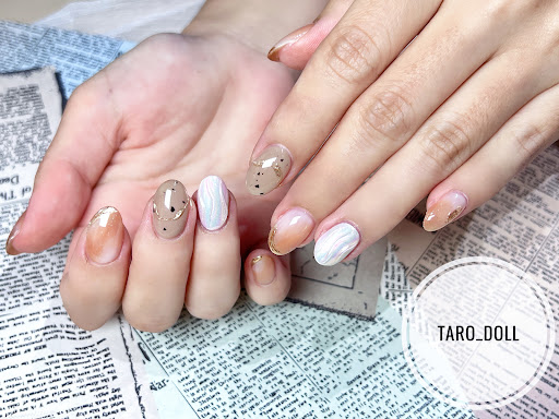 Doll時尚美甲美學評價、營業時間、服務項目、價格 - 專業貓眼光療美甲
