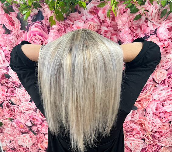 Comments and reviews of Bijou Hair & Beauty