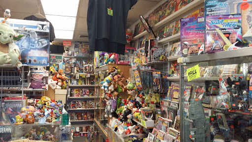 HEROES & HOBBIES   Beavertron s Comic Con   of VINTAGE TOYS COMICS BOOKS TRADING CARDS ACTION FIGURES VIDEO GAMES & MORE!