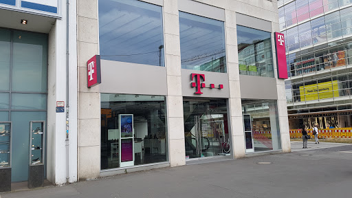 Telekom Shop Dusseldorf city center - Thumbnail