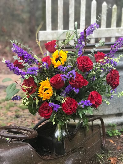 Farmhouse Flowers & Gifts