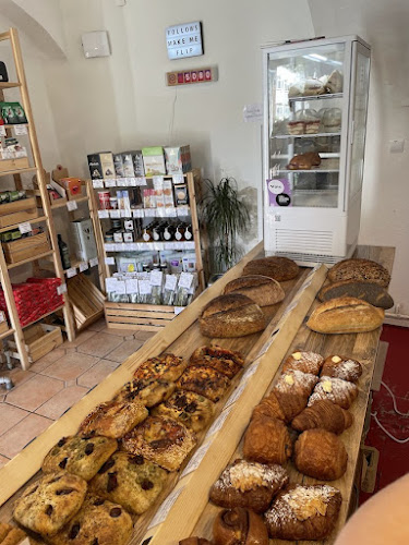 Comentarii opinii despre Mama Stella