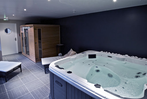 Photo de Hôtel-Spa-Piscine Le Petit Castel Beuzeville-Honfleur à Thiberville (27230)