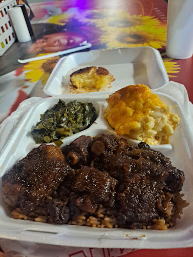 Tippy's Restaurant - Visual