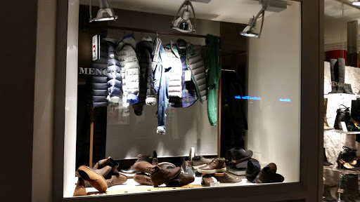 Mengotti Boutique calzature, borse e abbigliamento a Maragnole - Thumbnail