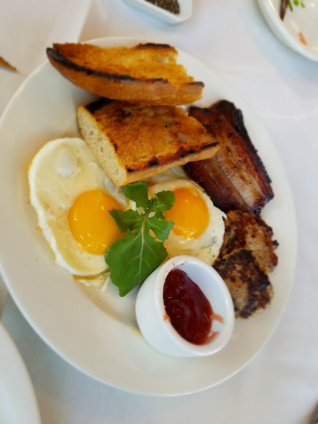 4th & Olive Restaurant