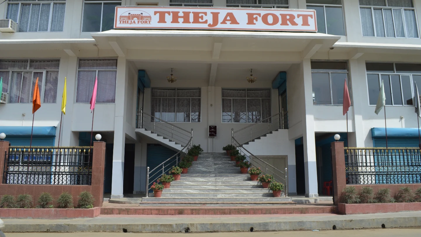 Hotel Theja Fort