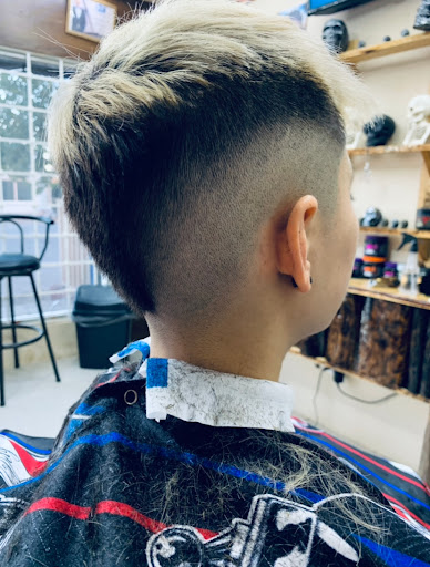LADIE'S BARBER SHOP