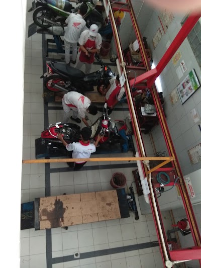 Photos of Honda Dealer Buana Motor