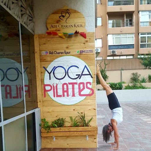 Escuela de Yoga y Pilates "Adi Charan Kaur