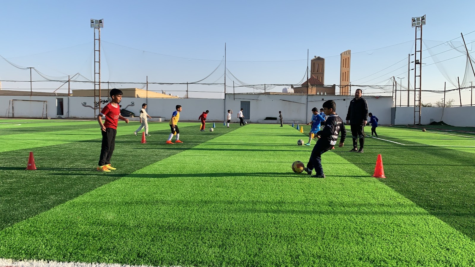 اكاديمية لشبونة لكرة القدمية الهدف الرياضي - صورة 2