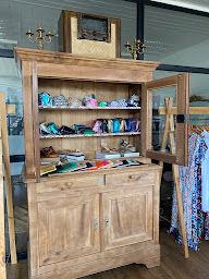 Photo n°2 de JOLIJU - Prêt à porter féminin - du 34 jusqu’au 54 à Bellevigny (Magasin de vêtements pour femmes)