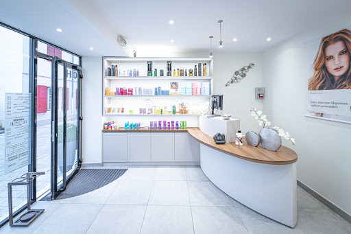 Ambiance Coiffure- Coiffeur DAX -Viva la vie -spécial Blond -Barbier- relooking -Wella -Revlon - Spécialiste Mèches