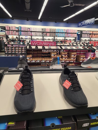 SKECHERS Warehouse Outlet