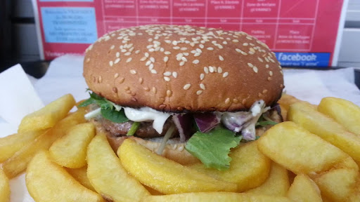 Photo 5 - CHARLI'S MYTHICS - MYTHIC BURGER