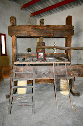 Photo n°31 de Travers - Château Belloy à Saint-Michel-de-Fronsac (Cave à vins)