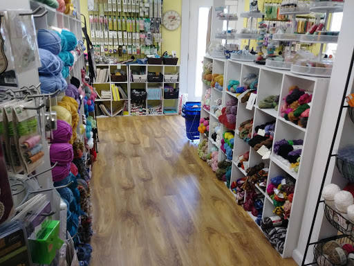 Karen's Yarn Paper Scissors Gallery - United States