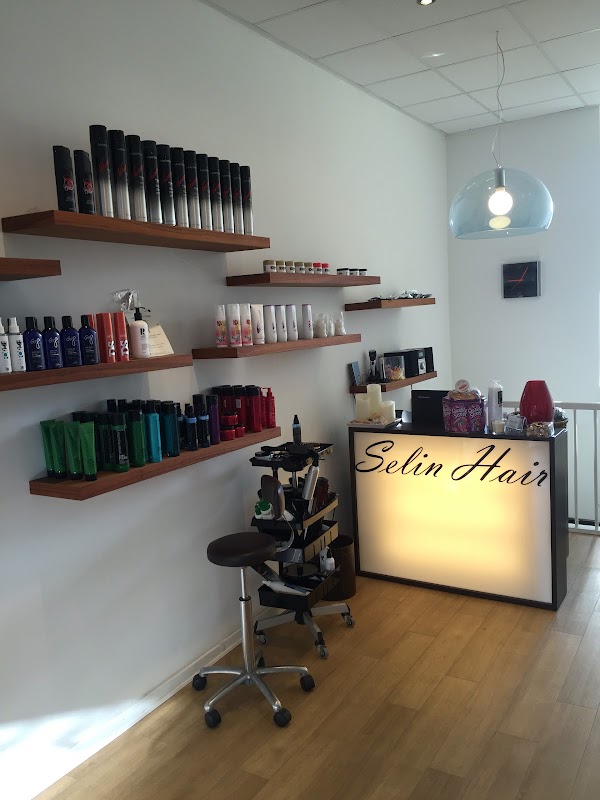 Selin Hair, København — adresse, åbningstider, anmeldelser