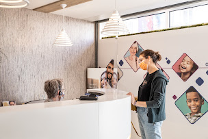 Photo n°22 de Dr Audrey Chokron - Orthodontie Paris 20 - Traitement par gouttières transparentes (aligneurs) à Paris (Orthodontiste)