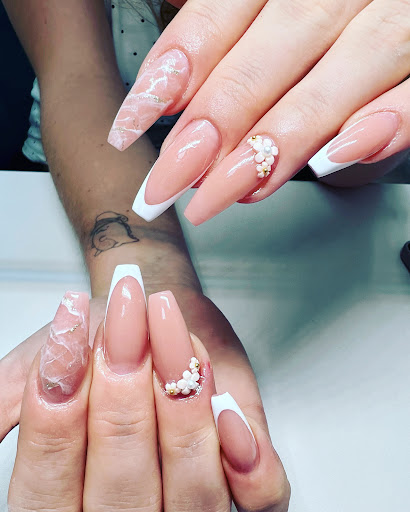 Nails&Lashes by Nicole