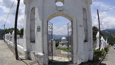 Photos of Cementario de Ap&iacute;a