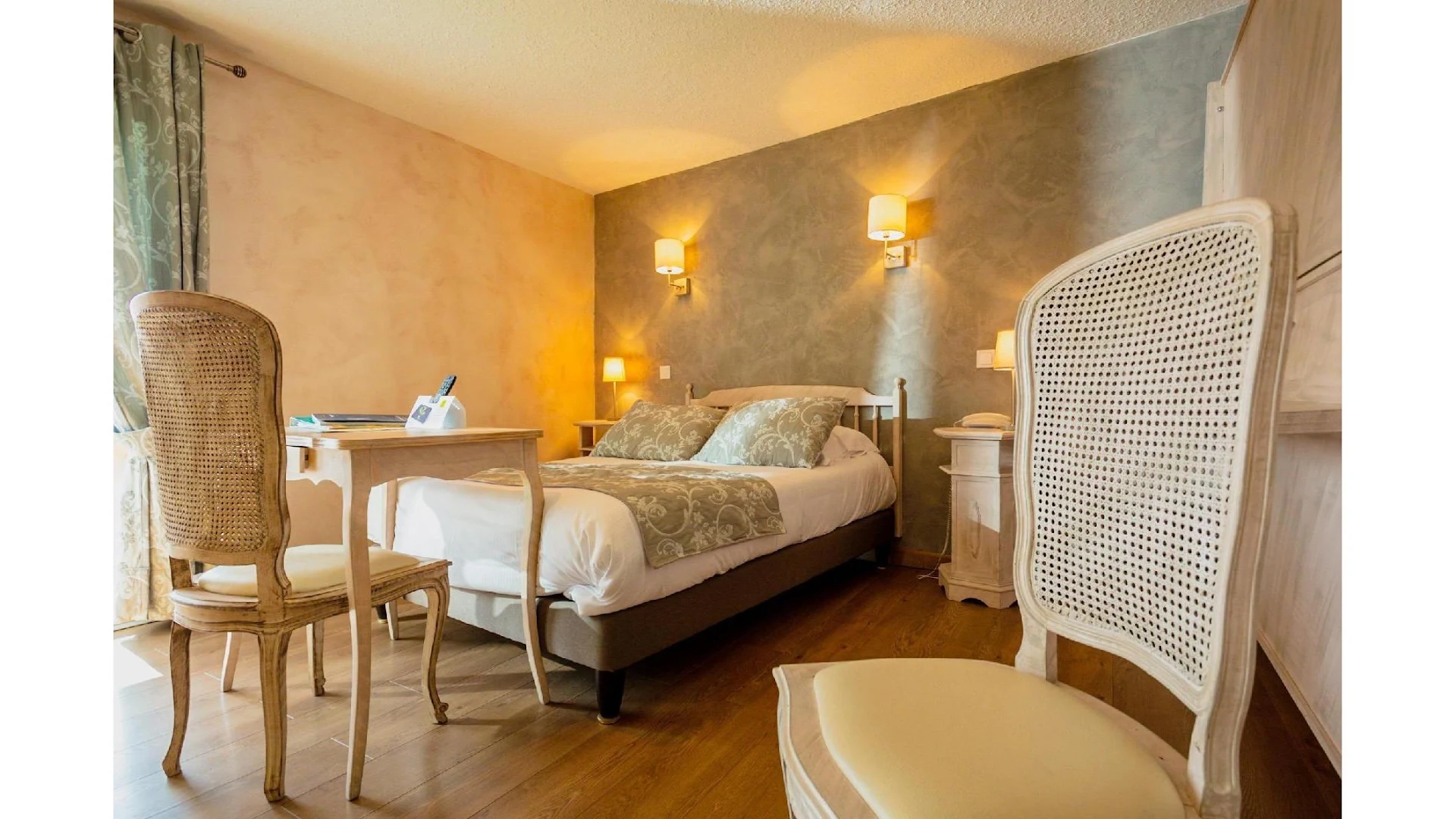 Logis Hôtel Rest. Chez Planes