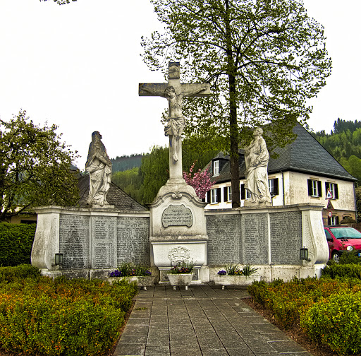 Rathaus Markt Steinwiesen und Schulverband Oberes Rodachtal Mittelschule in Steinwiesen - Thumbnail