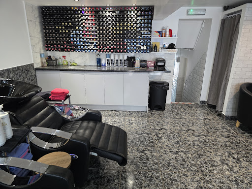 Cellys Unisex Hairsalon - Thumbnail