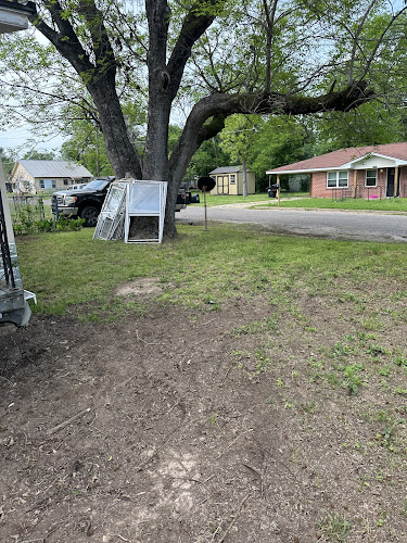 Mendoza’s Lawn Maintenance L.L.C.