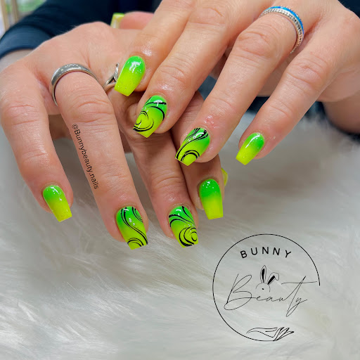 Bunny Beauty Nails - Thumbnail