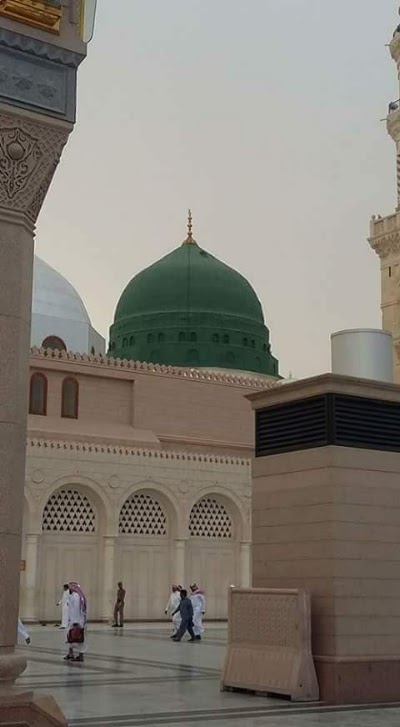 Photos of Hazrat Neyamat Ali Shah (R) Mazar