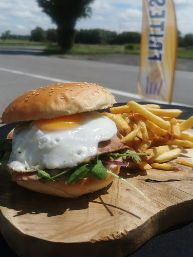 Photo 2 - Chez LN & Mat Food truck